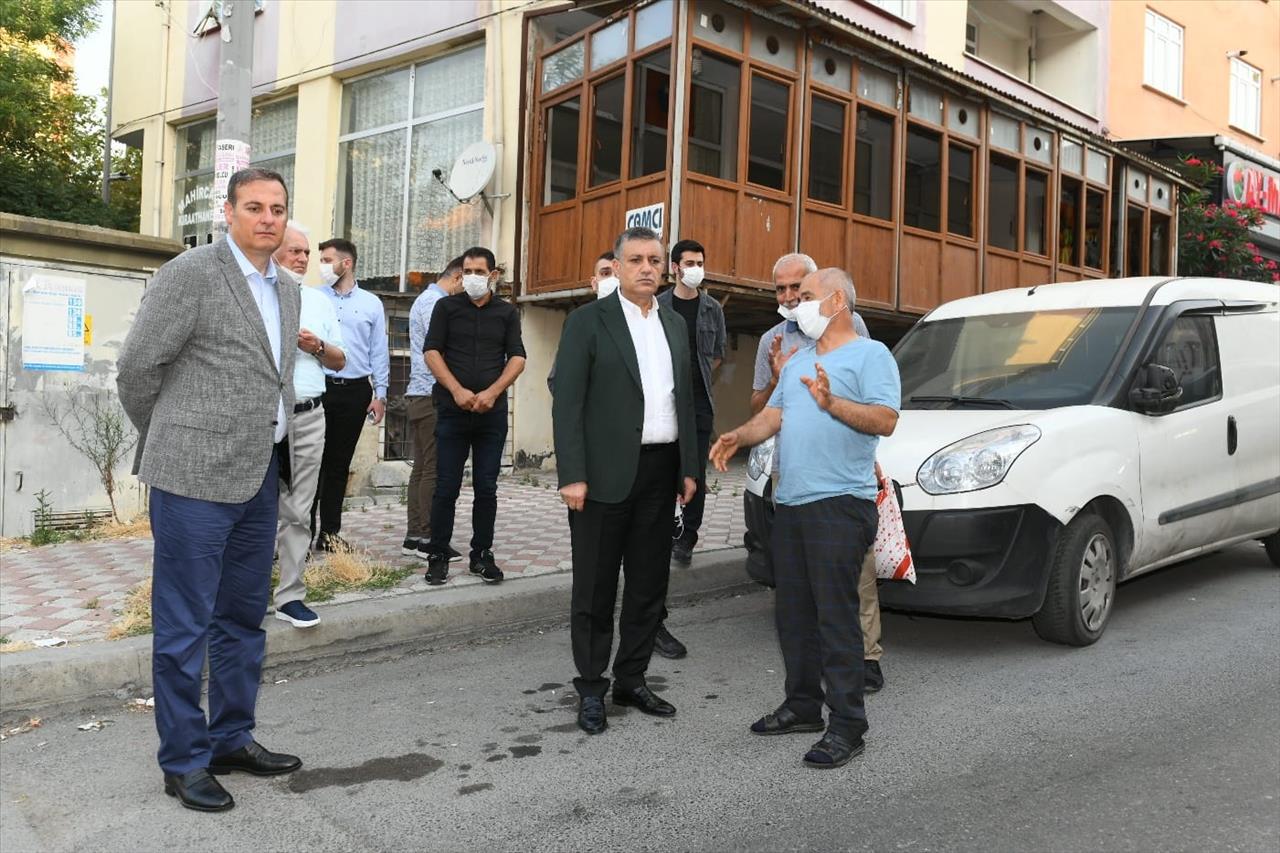 Başkan Bozkurt, Bayramın İlk Gününde İlçede Ziyaretlerde Bulundu