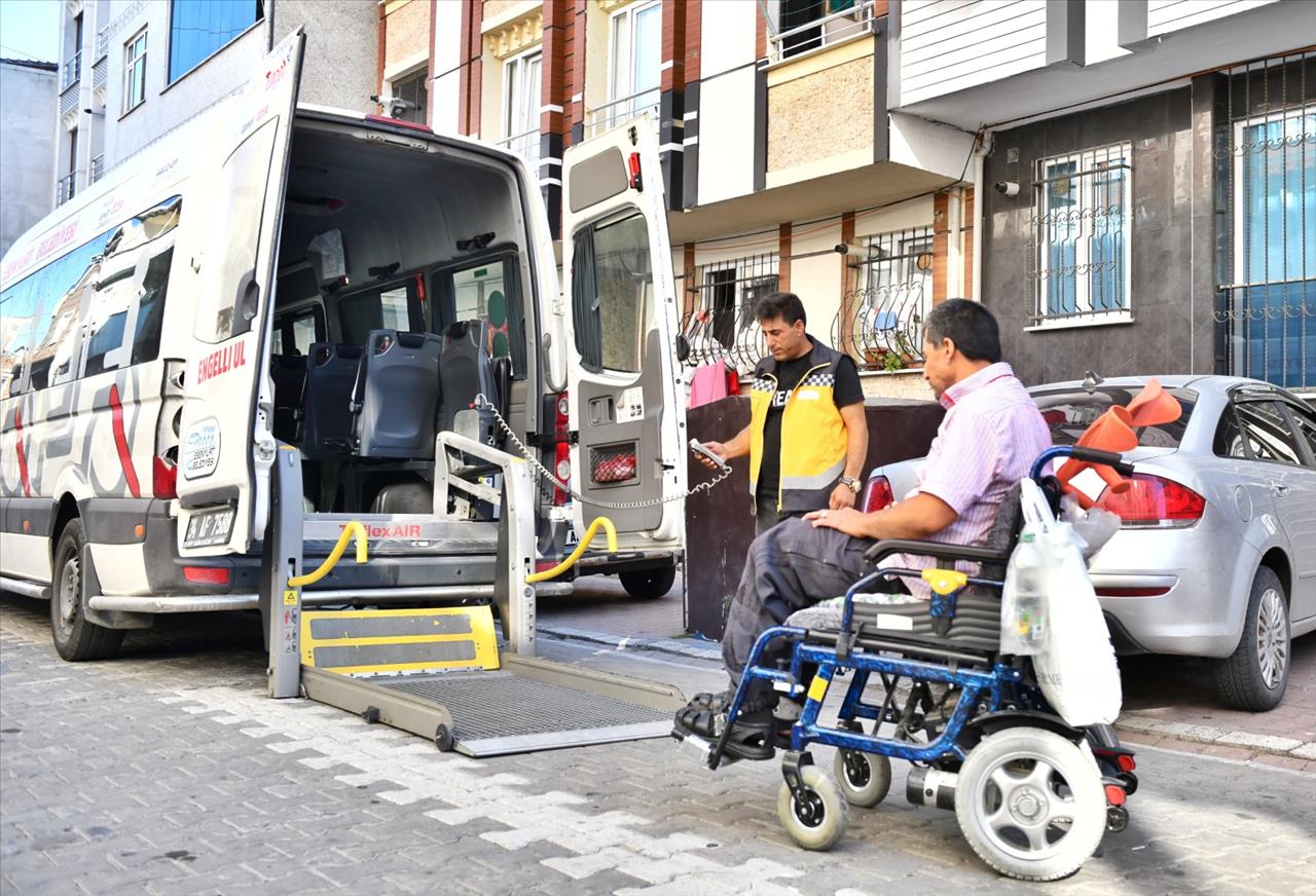 Esenyurt Belediyesinden Ücretsiz “Hasta Nakil Ambulans Hizmeti”