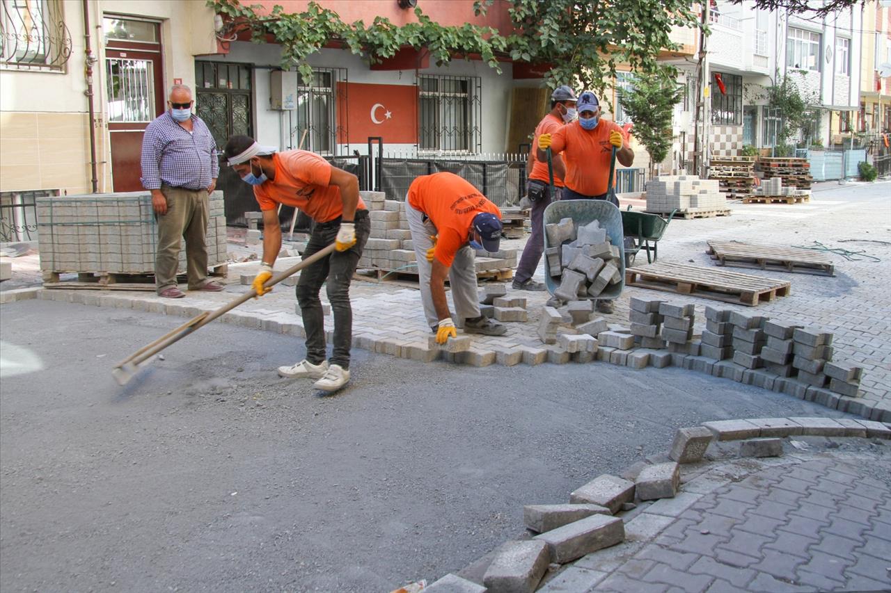 Esenyurt’ta Cadde Ve Sokaklar Yenileniyor