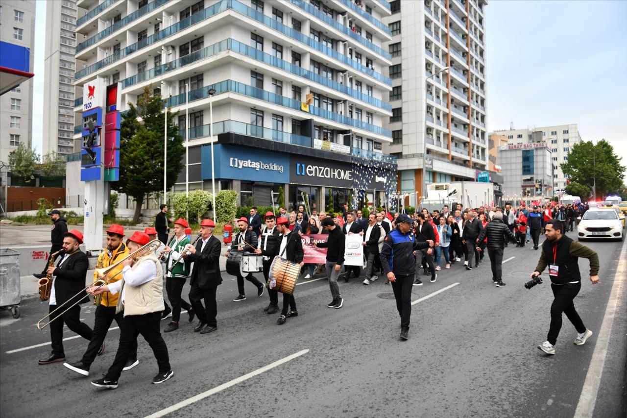 Esenyurt’taki 19 Mayıs Etkinliklerinde Genç Yetenekler Sahne Aldı