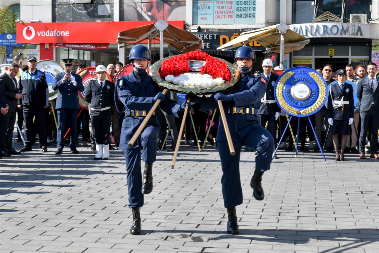 Esenyurt’ta Çelenk Sunma Töreni Gerçekleşti