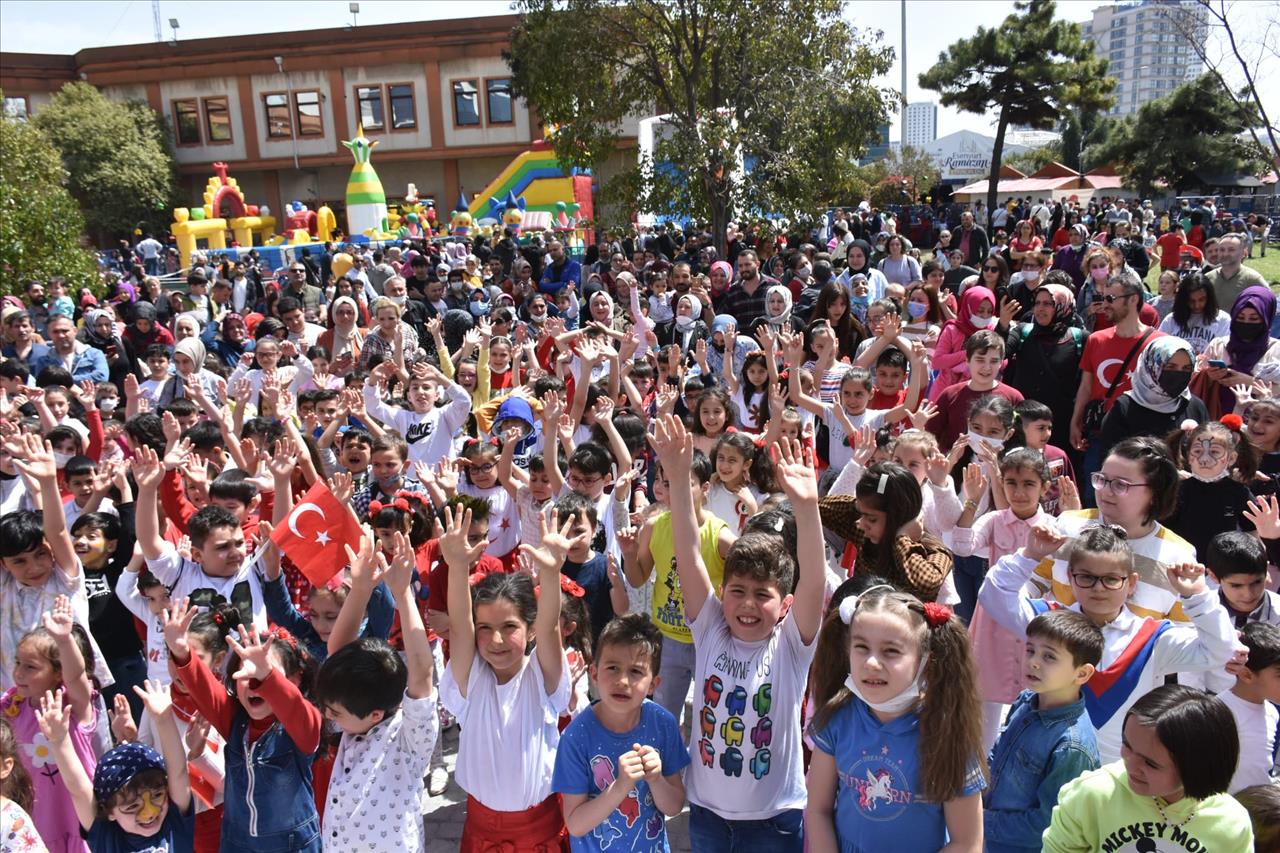 23 Nisan Neşesi Tüm Esenyurt’u Sardı