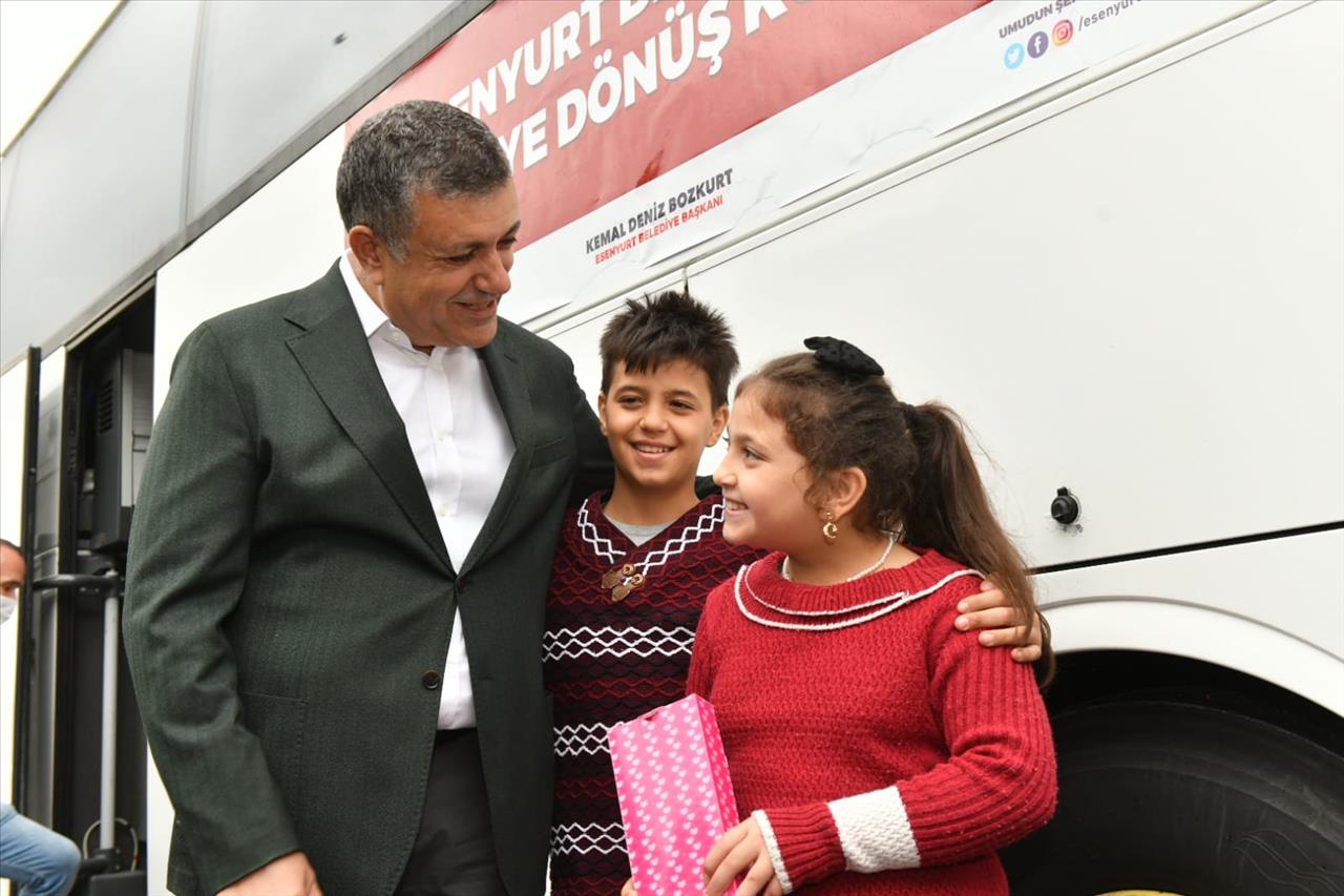 Esenyurt Belediyesi, 22 Suriyeliyi Ülkelerine Gönderdi