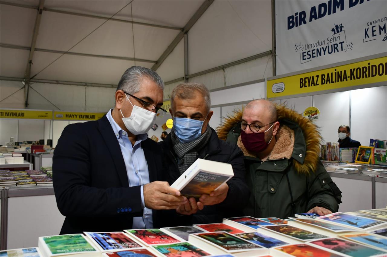 “Gelin Tanış Olalım” Esenyurt’ta Sahnelendi