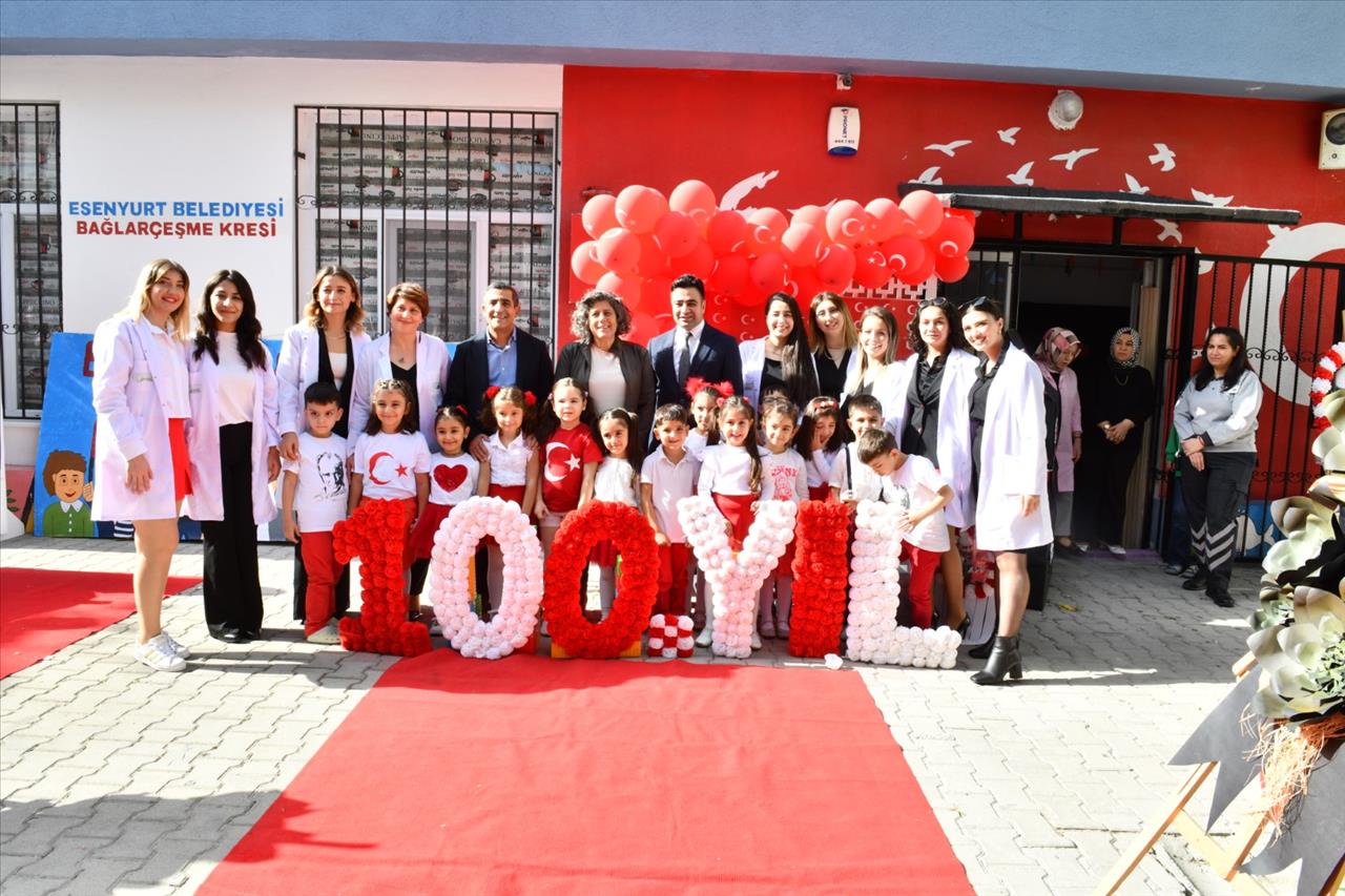 Esenyurtlu Miniklerden 100. Yıl Sergisi