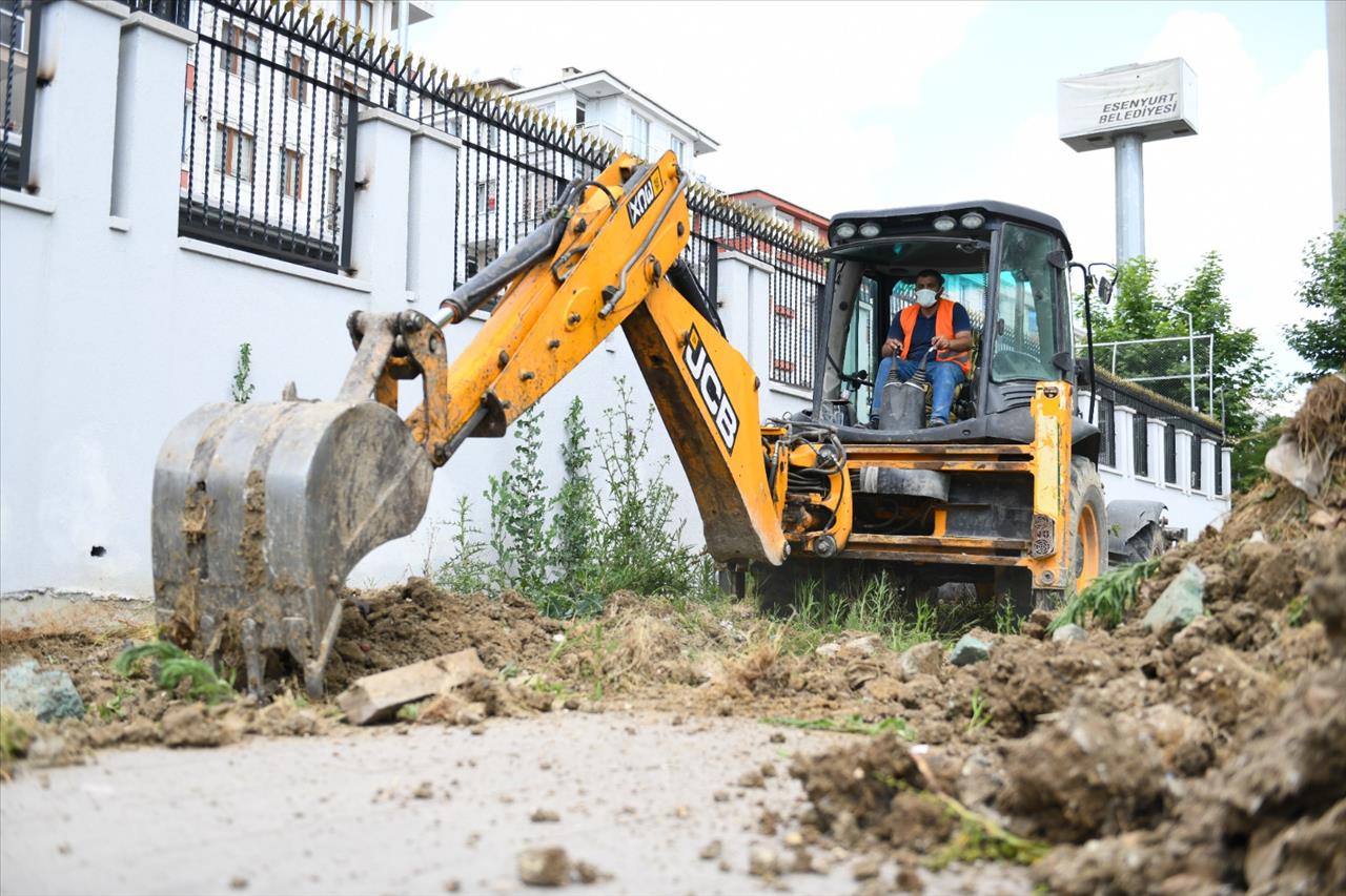 Esenyurt Belediyesi, İncirtepe Parkı’nı Yeniliyor