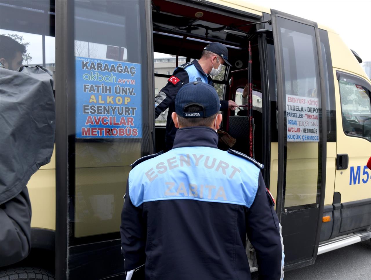 Esenyurt Belediyesi'nden Minibüslerde ‘Seyrek Oturma’ Denetimi