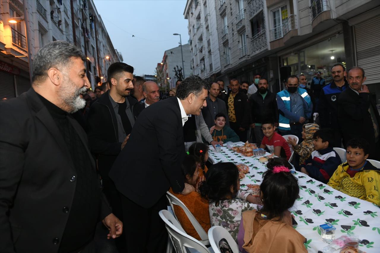 Başkan Bozkurt, Roman Vatandaşlarla İftarda Buluştu