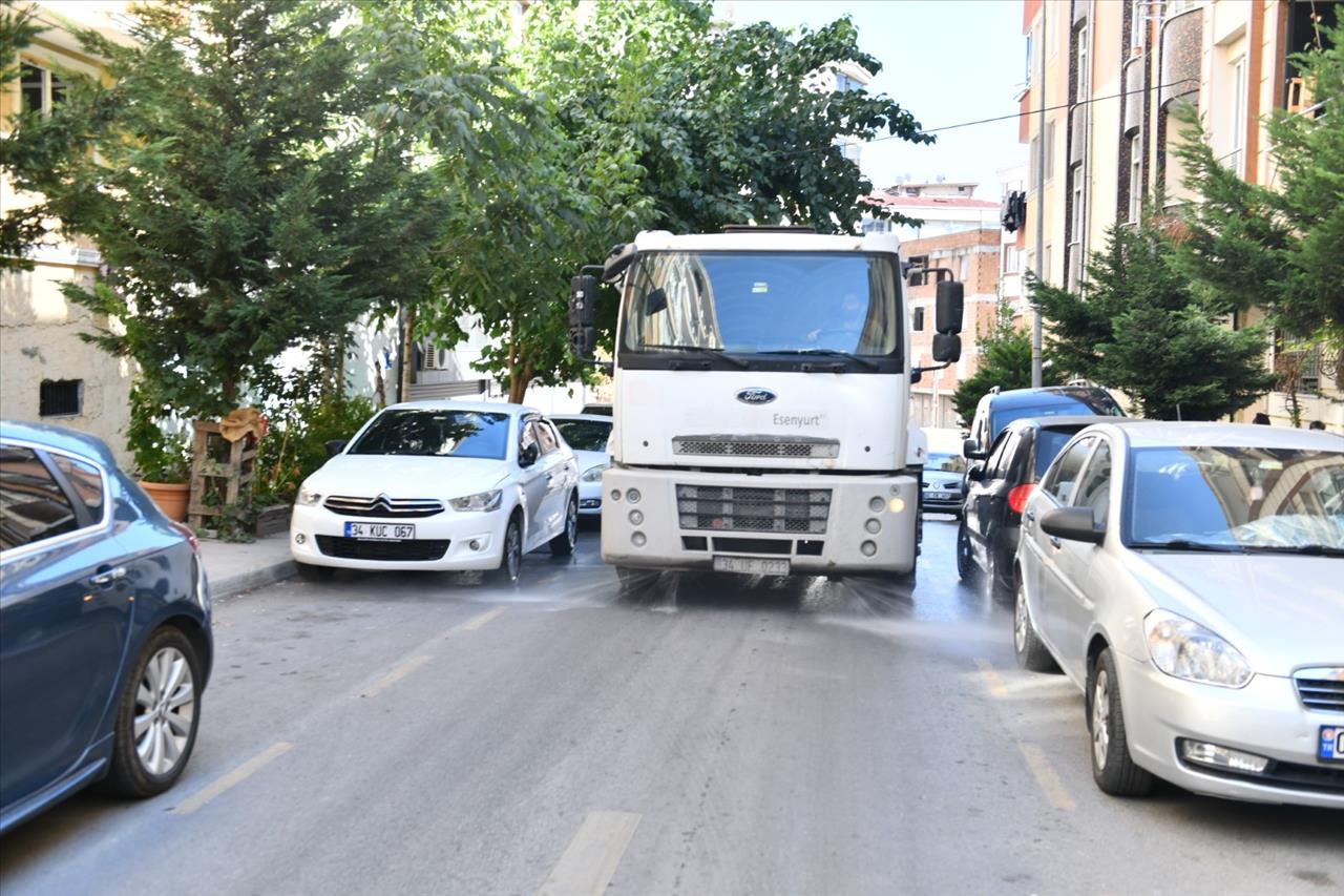 Esenyurt’ta Temizlik Seferberliği Devam Ediyor