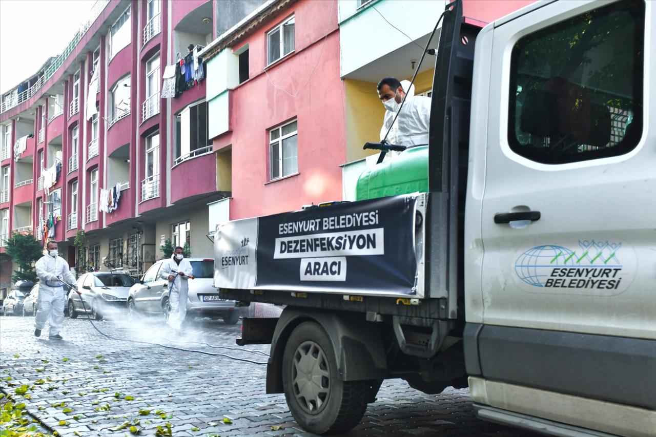 Esenyurt’ta Müzikli Sokak Dezenfeksiyonu Yapıldı