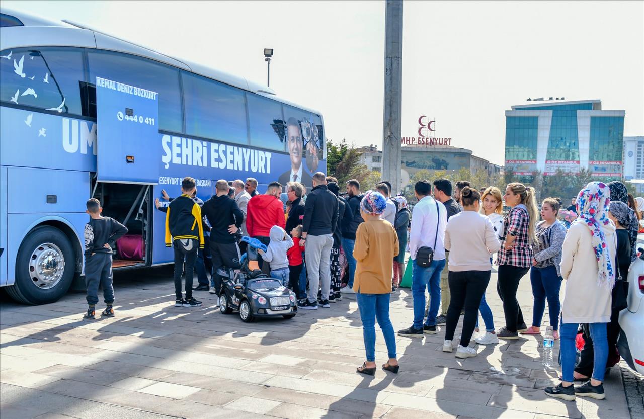 57 Suriyeli Daha Esenyurt’tan Ülkelerine Döndü