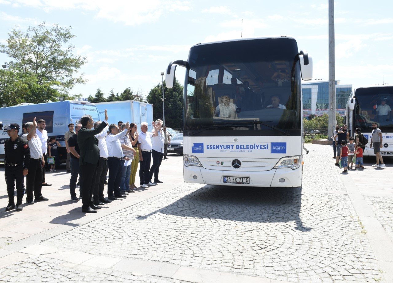 54 Suriyeli Daha Esenyurt’tan Ülkelerine Döndü