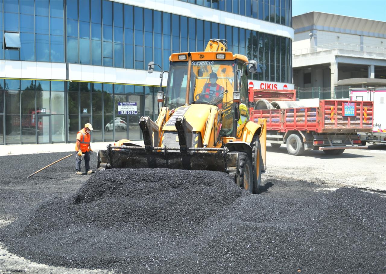 Esenyurt’un Yolları Yenileniyor