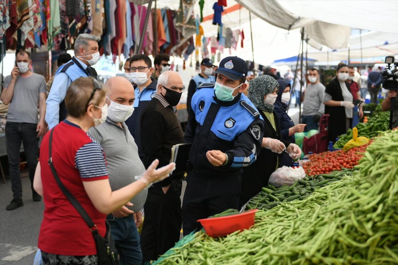 Esenyurt Zabıtası Pazar Yerlerinde Denetimlerini Arttırdı