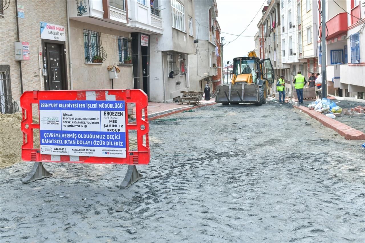 Esenyurt’ta Bozuk Yol Ve Kaldırımlar Yenilenmeye Devam Ediyor