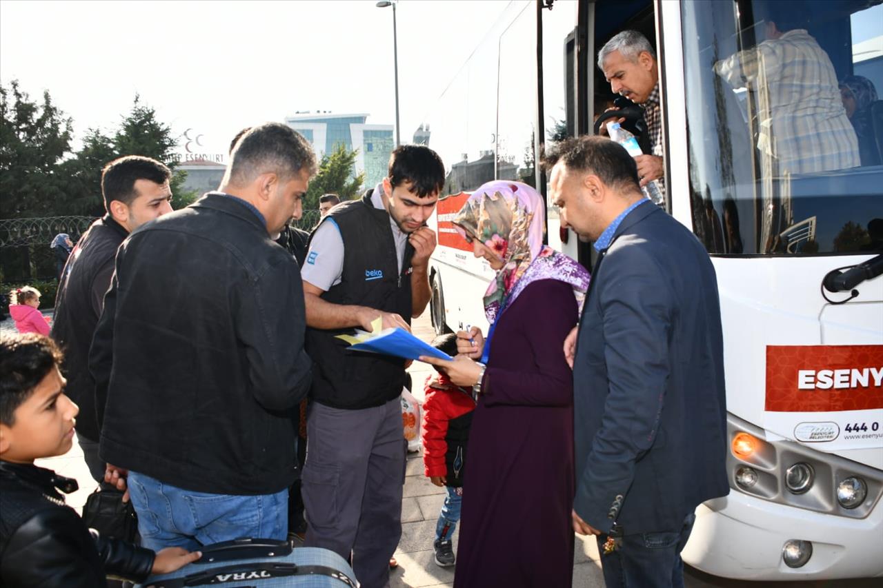 150 Suriyeli Daha Esenyurt’tan Ülkelerine Döndü