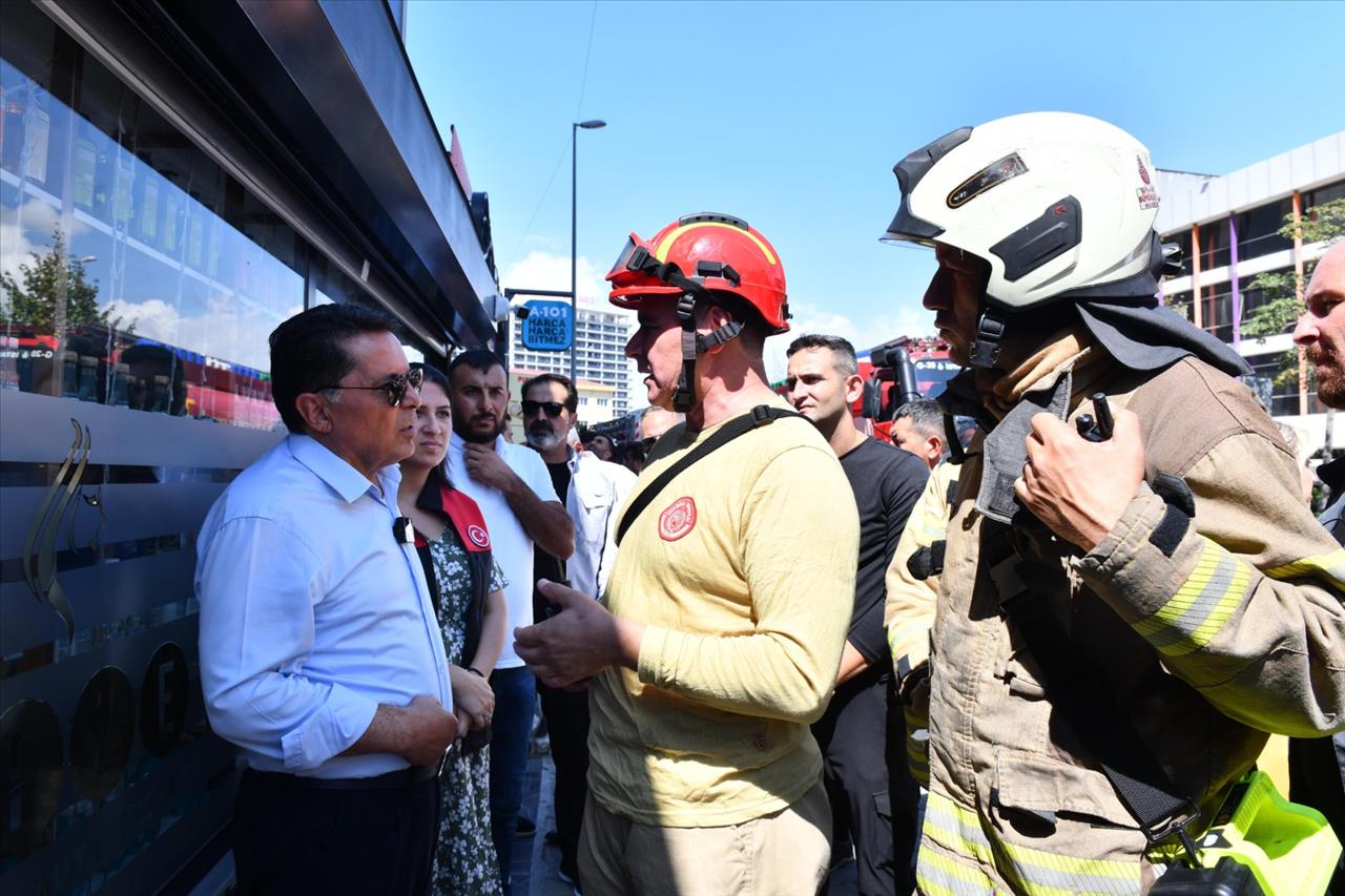 Başkan Özer, 33 Katlı Sitede Çıkan Yangında İncelemelerde Bulundu