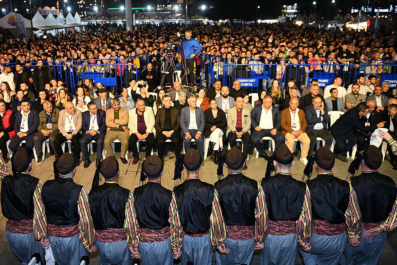 Kardeş Kültürler Festivali’nde Ahmet Aslan Rüzgârı 