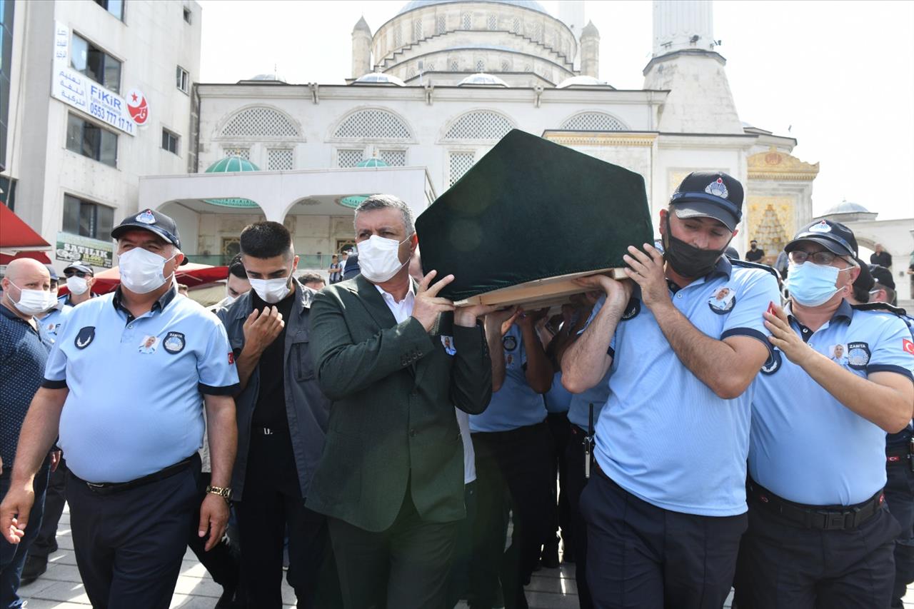 Sele Kapılarak Hayatını Kaybeden Özdemir Ailesi Son Yolculuğuna Uğurlandı