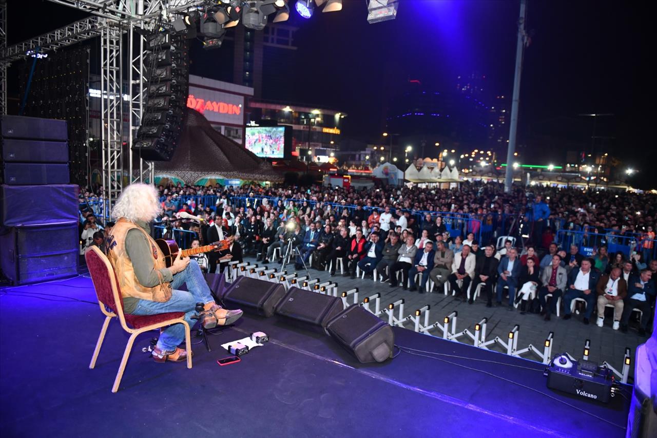 Kardeş Kültürler Festivali’nde Ahmet Aslan Rüzgârı 