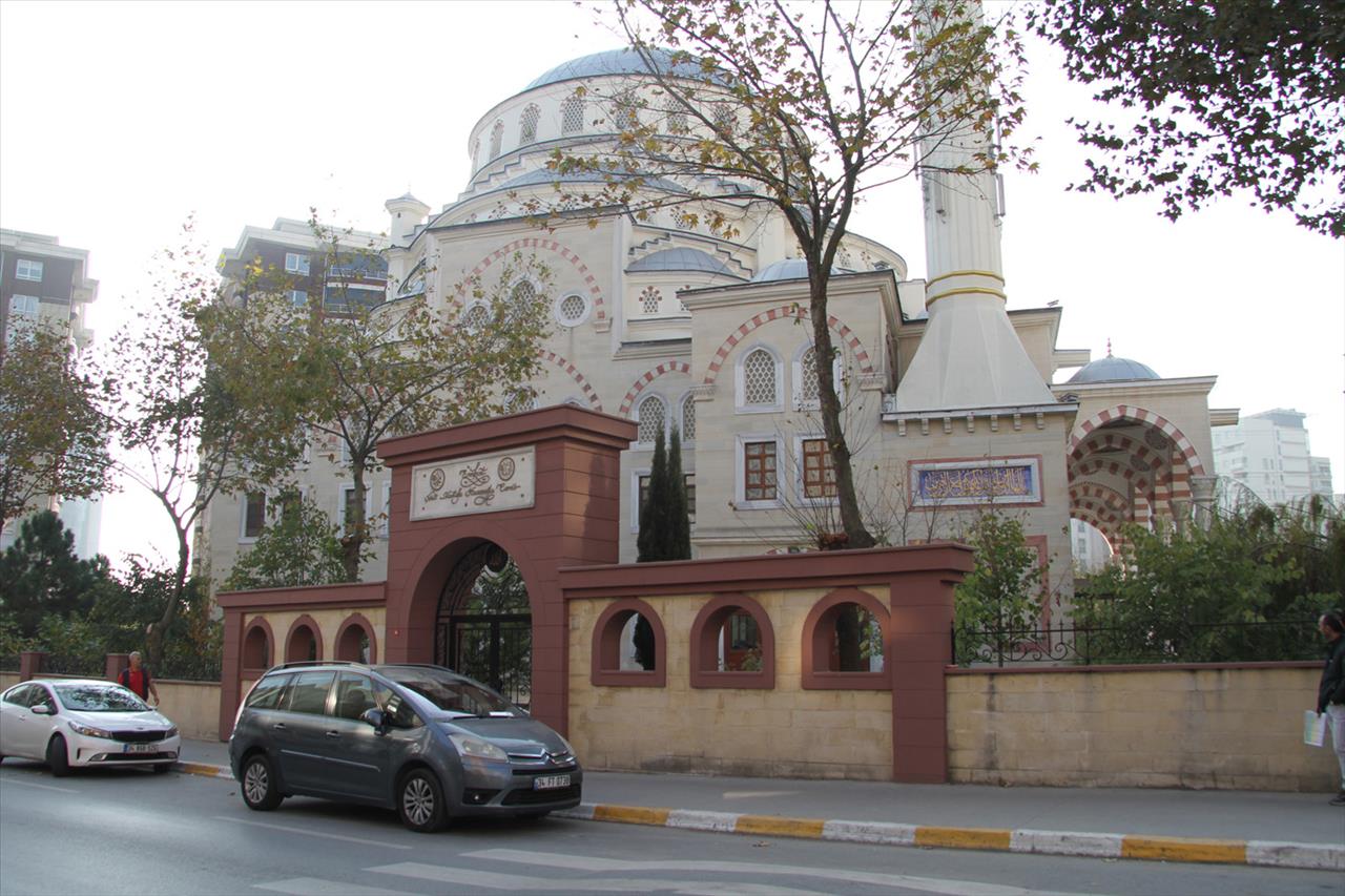 Esenkent Camii