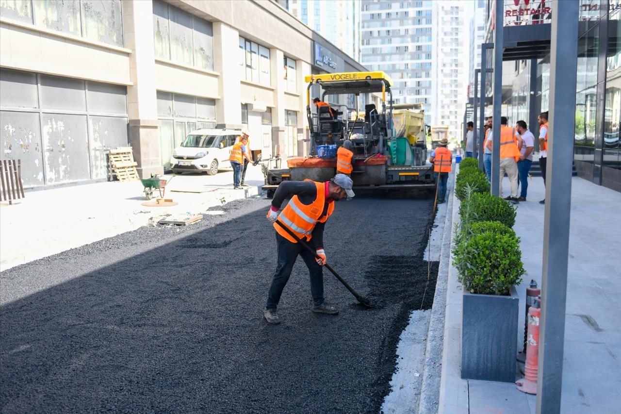 Esenyurt’ta Asfalt Yol Çalışmaları Devam Ediyor