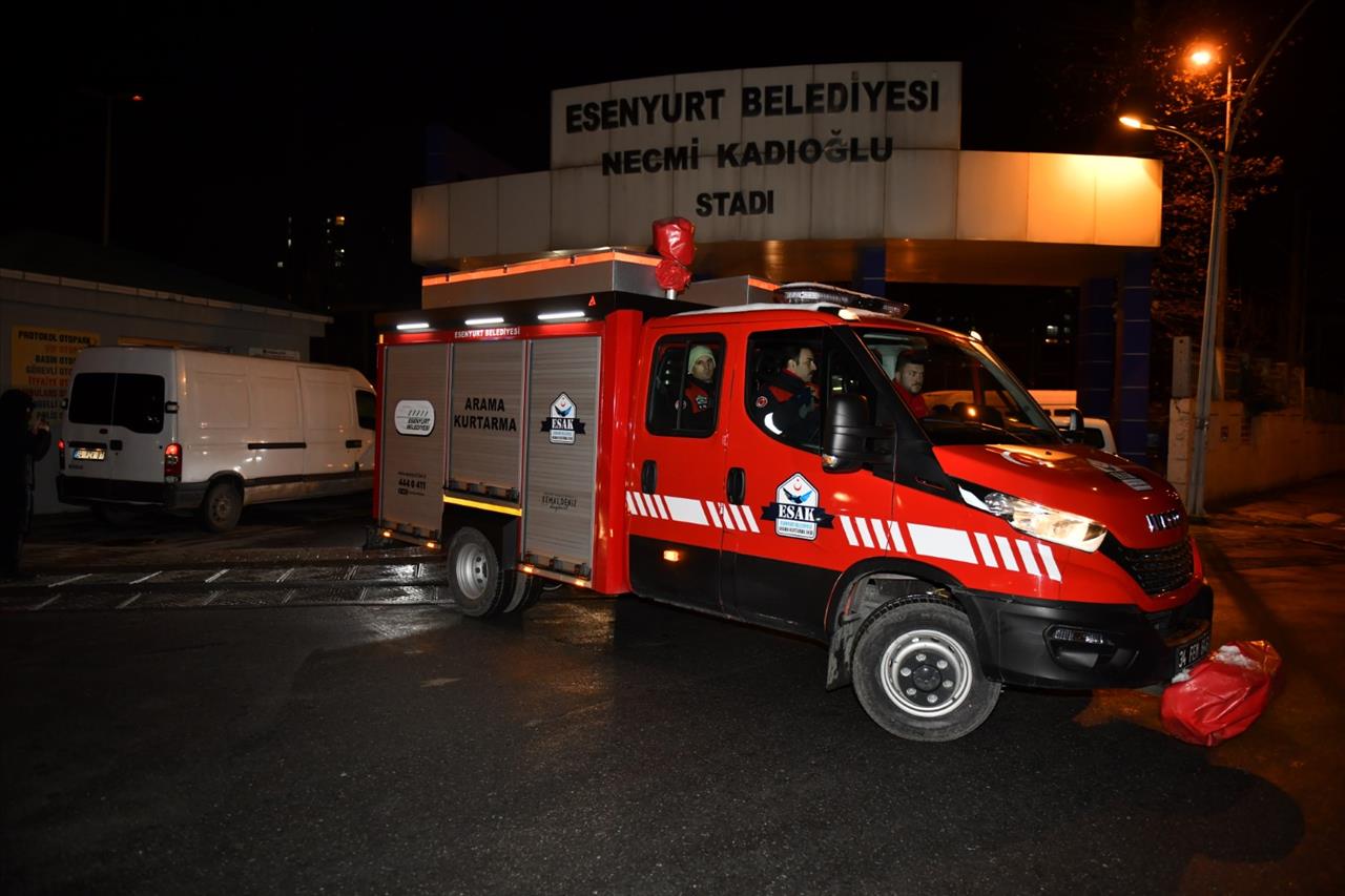 Esenyurt’tan Deprem Bölgesine Yardım Yağdı