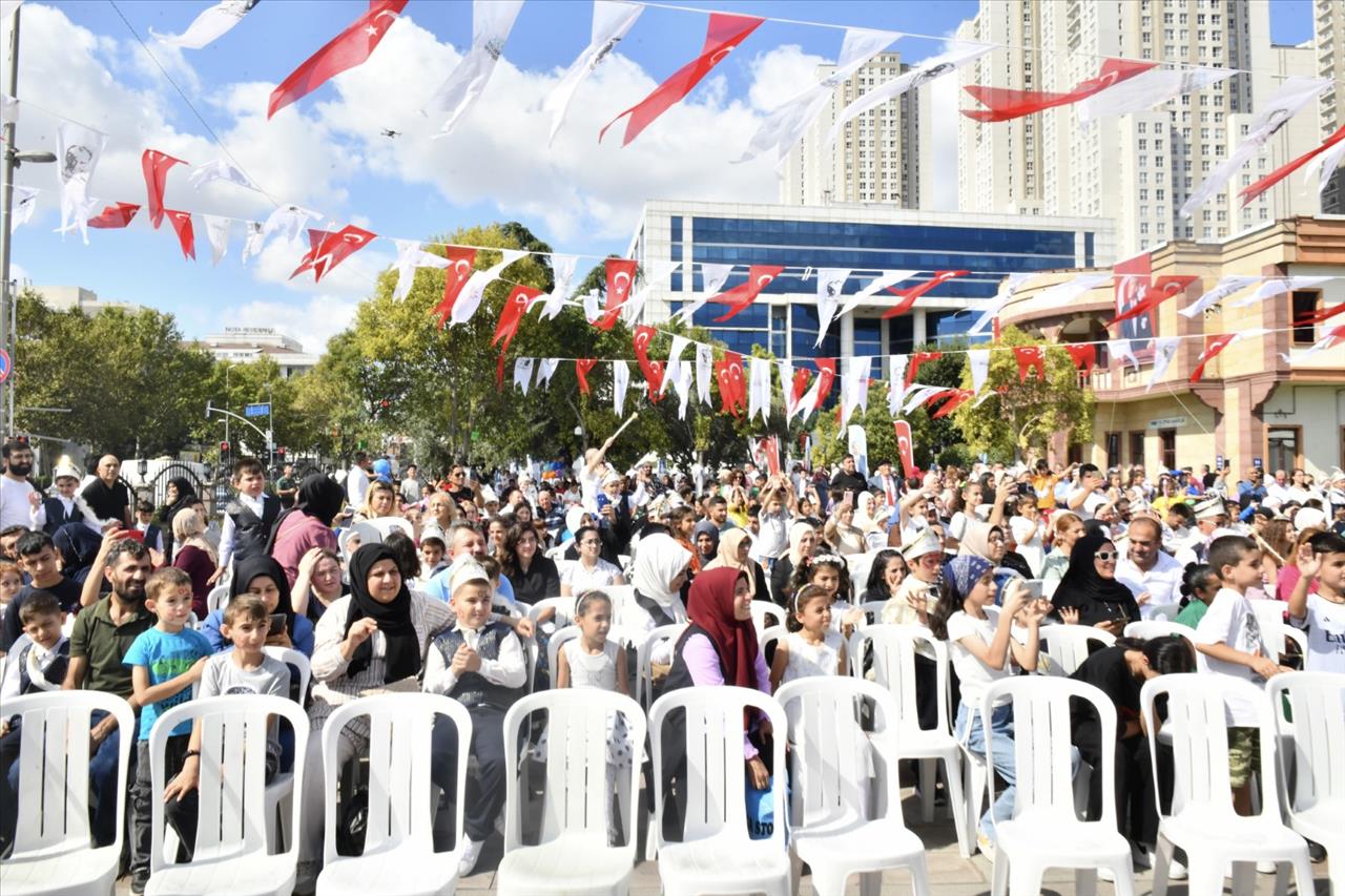 Esenyurtlu Minikler Sünnet Şöleninde Gönüllerince Eğlendi