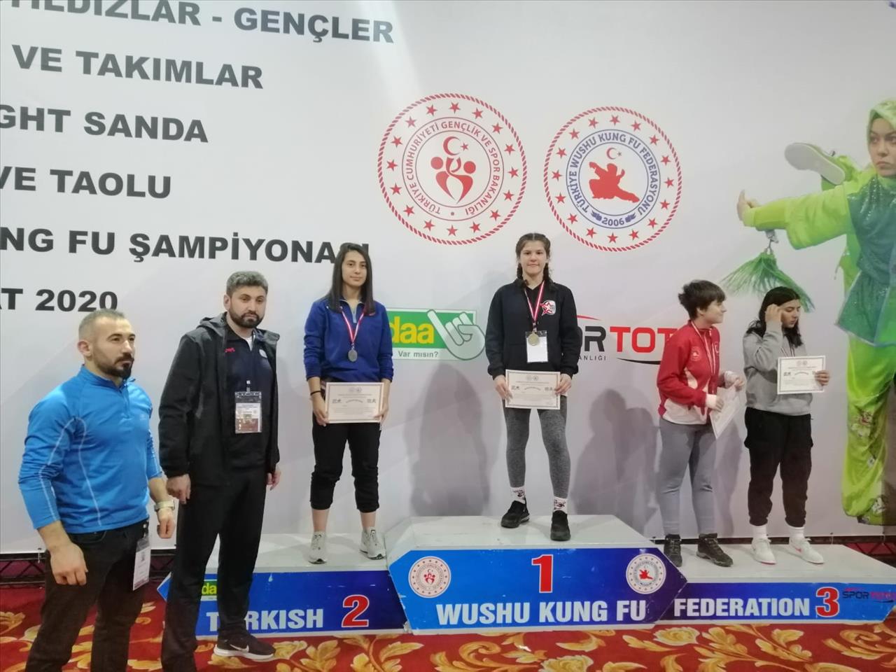 Wushu Kung Fu Şampiyonları Esenyurt'tan