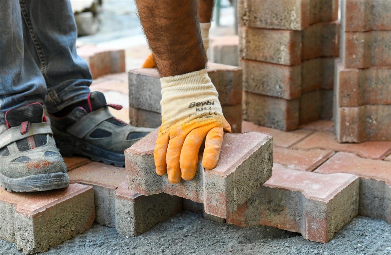 Esenyurt’un Yolları Yenilenmeye Devam Ediyor