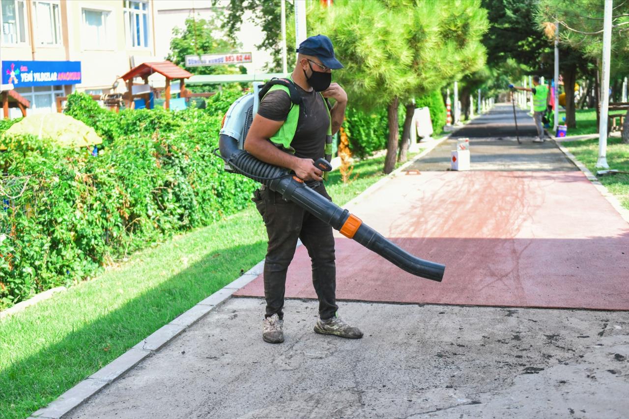 Esenyurt Belediyesi Parkların Yürüyüş Yollarını Yeniliyor