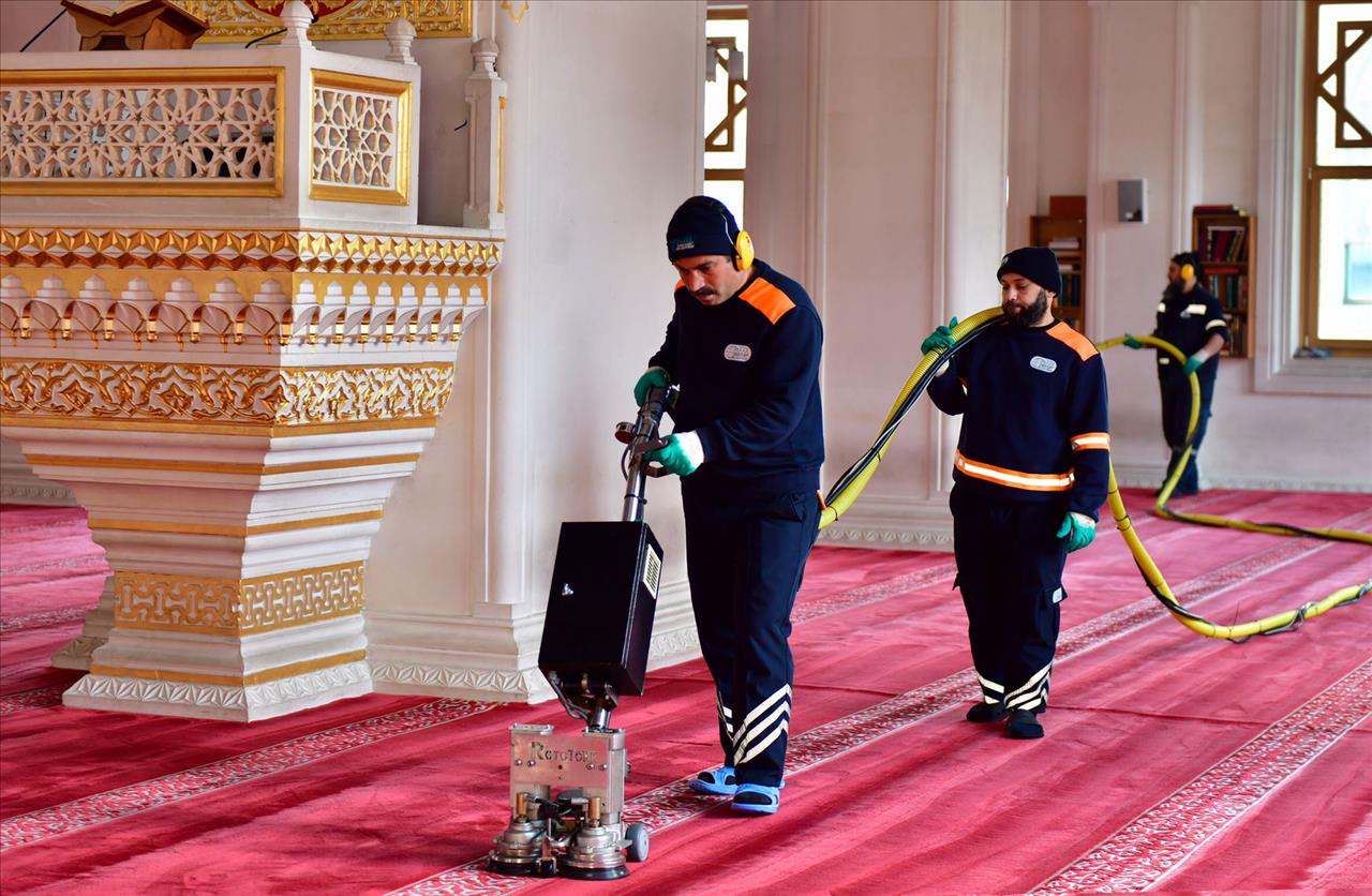 Esenyurt’ta Camiler Ramazan Ayı’na Hazırlanıyor