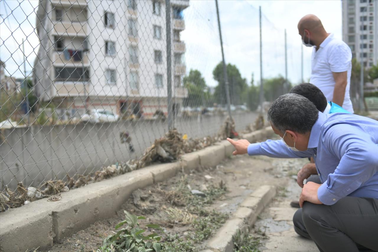 Esenyurt Belediyesi İle İbb, Selden Etkilenen Mahallelerde Çalışmaları Sürdürüyor