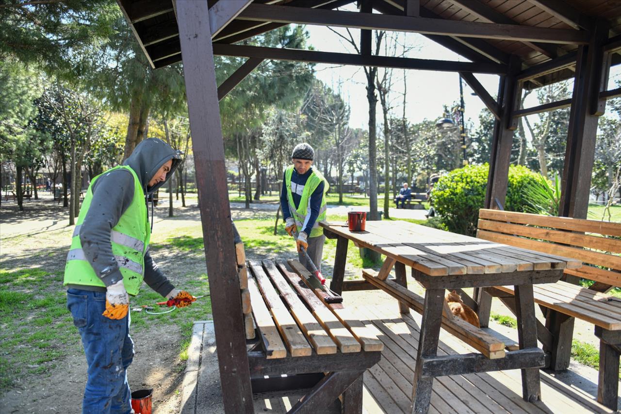 Esenyurt’un Parkları Yeni Bir Görünüme Kavuşuyor