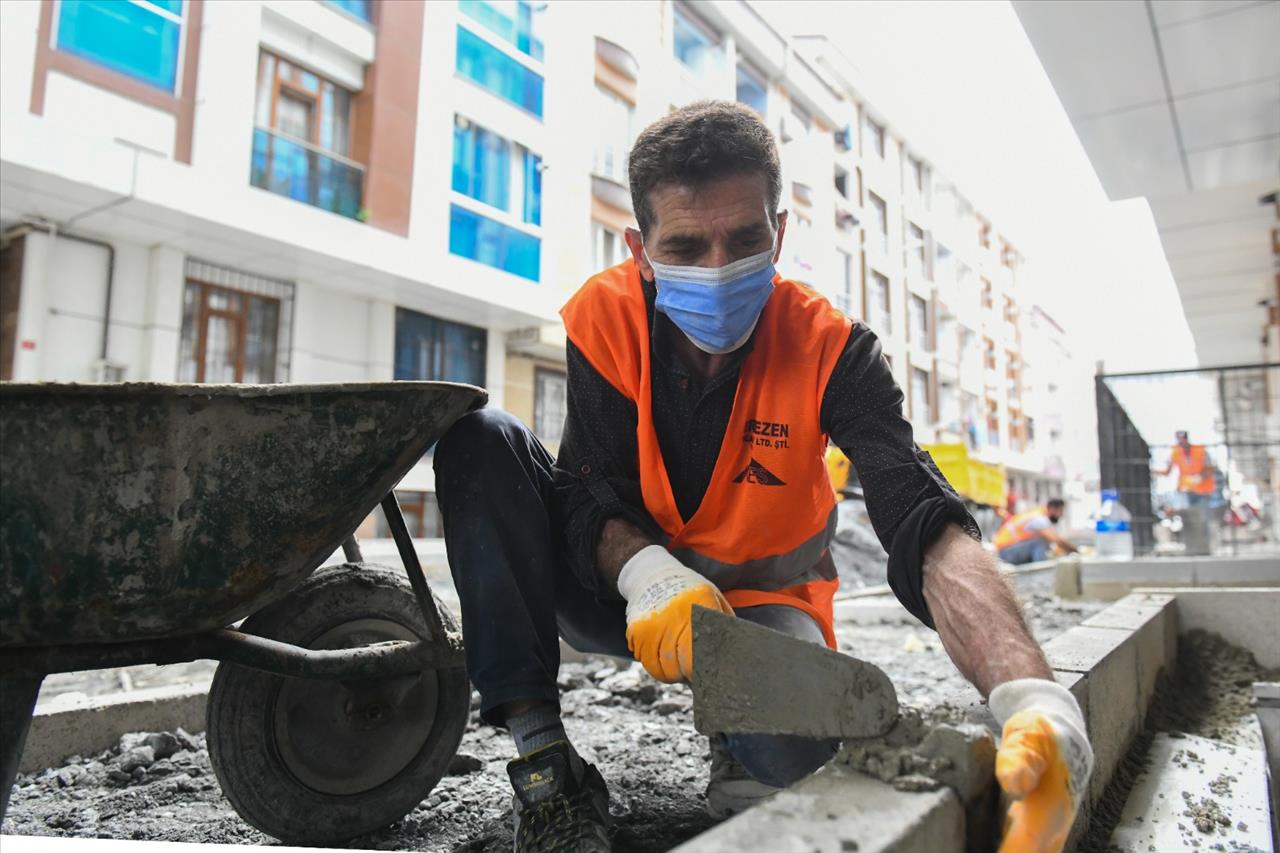 Esenyurt’ta Yollar Yenileniyor, Cadde Ve Sokaklar Güzelleşiyor