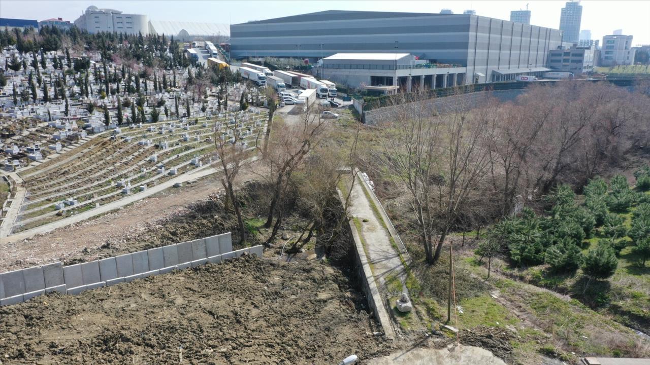 Esenyurt Belediyesi 500 Yıllık Tarihi Köprüyü Gün Yüzüne Çıkarıyor