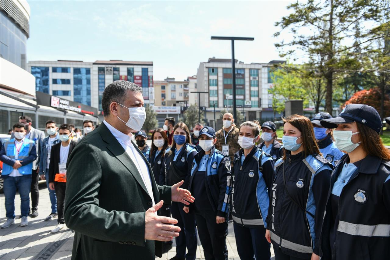 Esenyurt Belediyesi Pandemi Destek Ekibi, 43 Mahallenin Tamamına Hizmet Veriyor