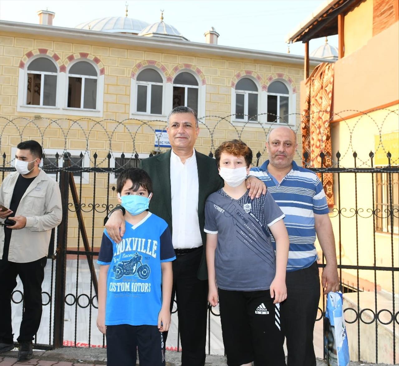 Başkan Bozkurt, Bayramın İlk Gününde İlçede Ziyaretlerde Bulundu