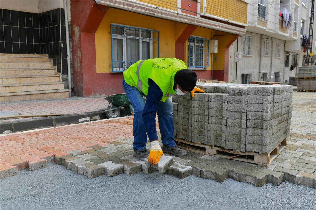 Esenyurt Belediyesi, Yolları Yenilemeye Devam Ediyor