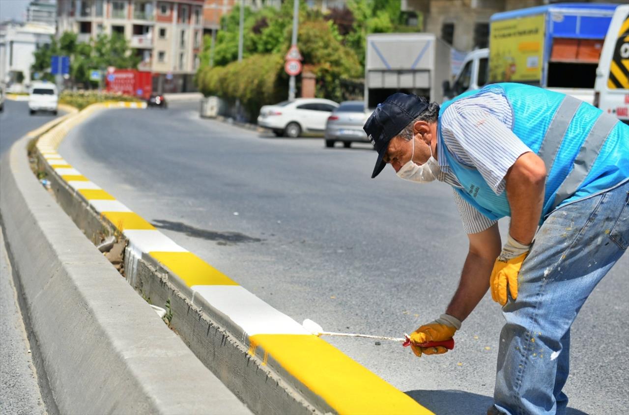 Esenyurt’ta Cadde Ve Sokaklar Yenileniyor