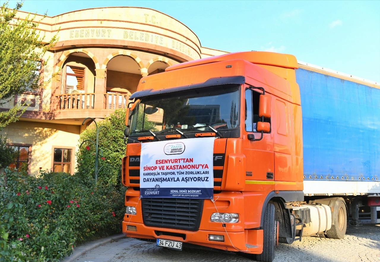 Esenyurt Belediyesi’nden, Selden Etkilenen Vatandaşlara Yardım