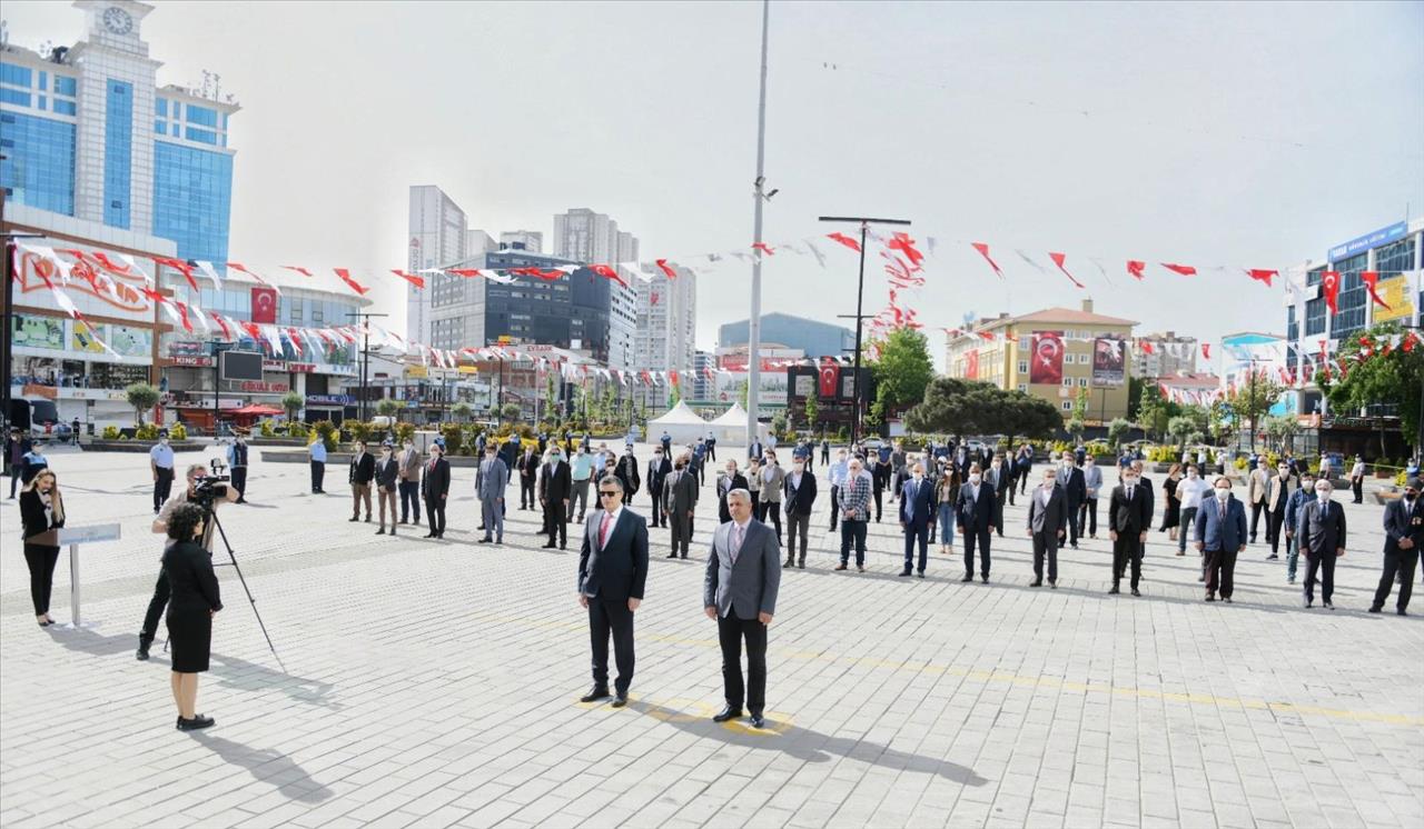 Başkan Bozkurt 19 Mayıs Kutlamalarına Katıldı