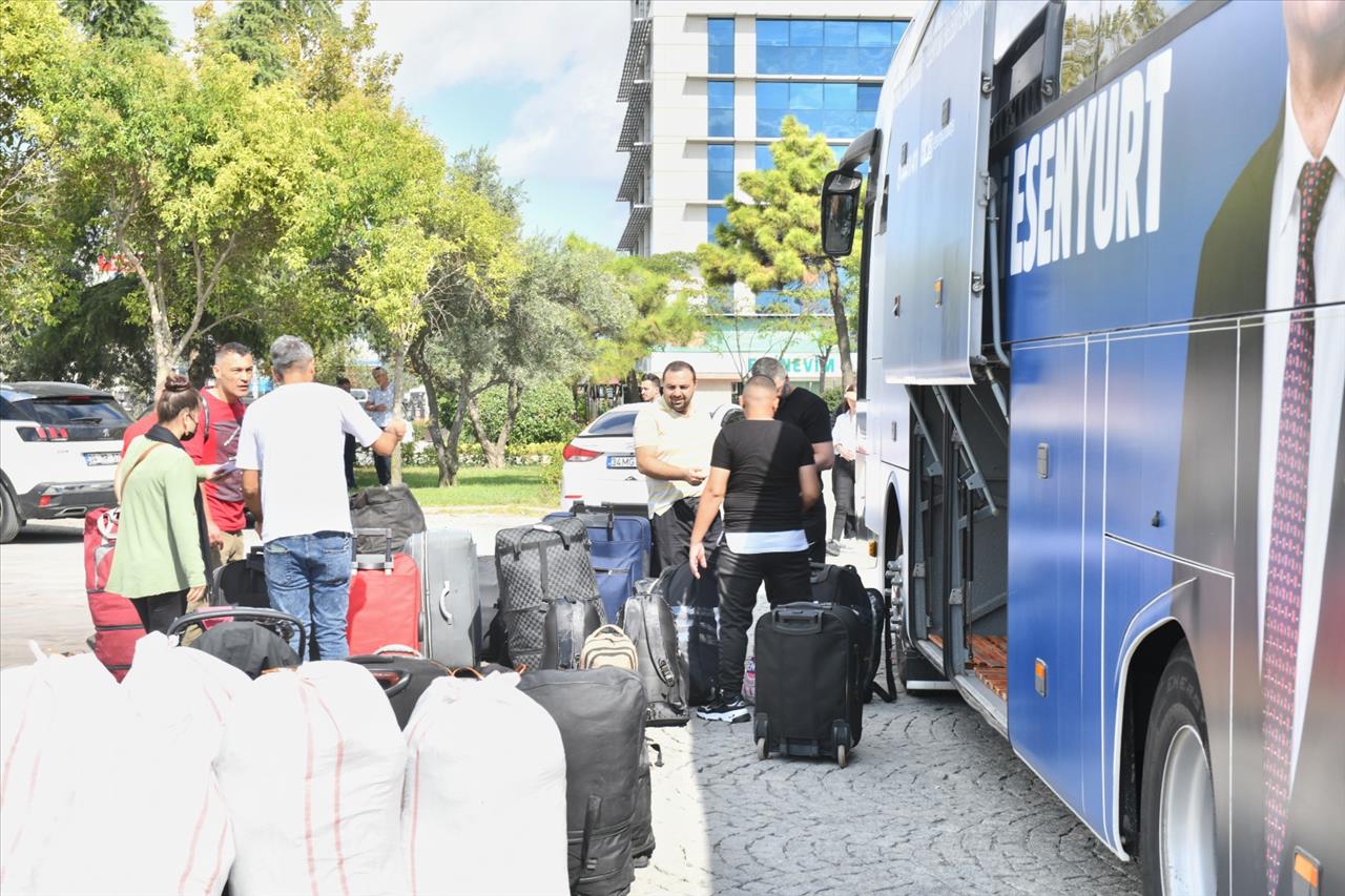 28 Suriyeli Daha Esenyurt’tan Ülkelerine Döndü