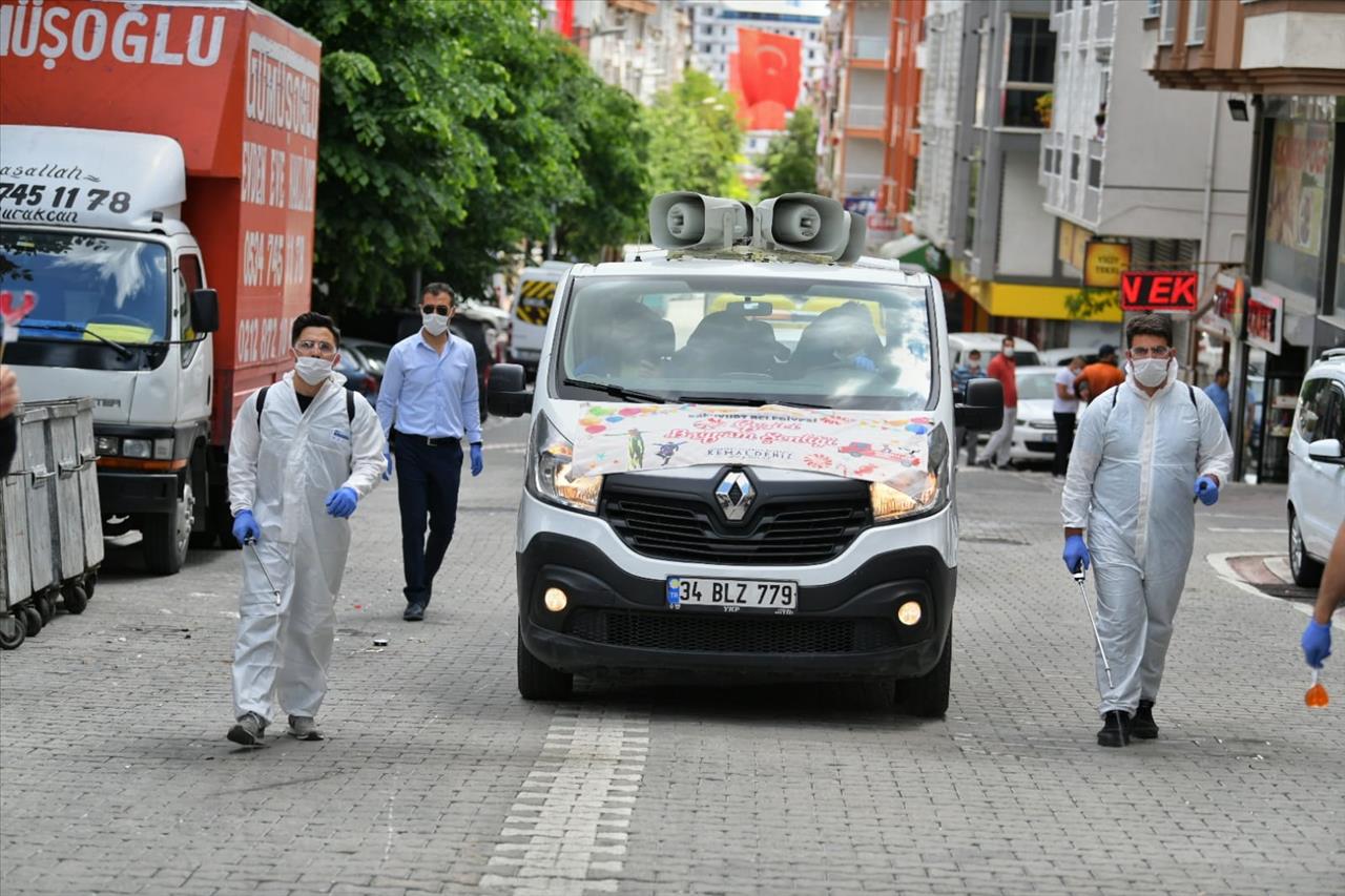 Esenyurt’ta Hem Konser Hem Dezenfeksiyon 