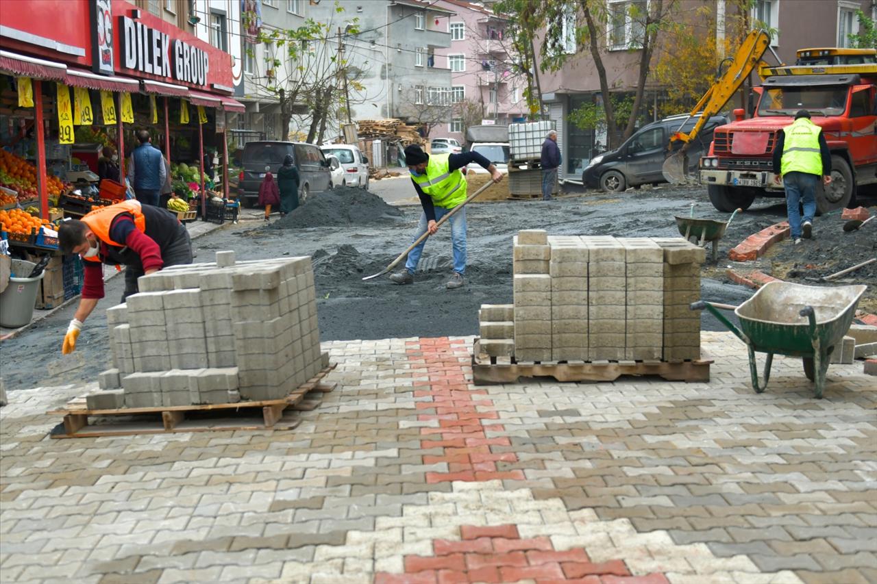 Esenyurt Belediyesi Bozuk Olan Yol Ve Kaldırımları Yenilemeye Devam Ediyor 