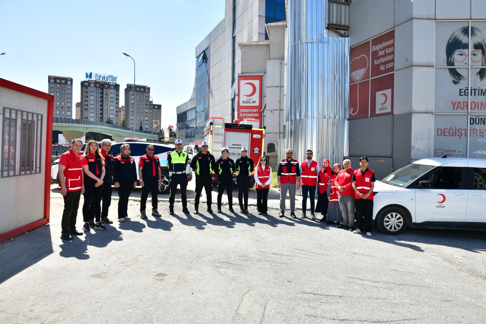 Trafikte Farkındalık İçin Ortak Çalışma… Esenyurt’ta Sürücülere İlk Yardım ve Trafik Bilinci Eğitimi Verildi…