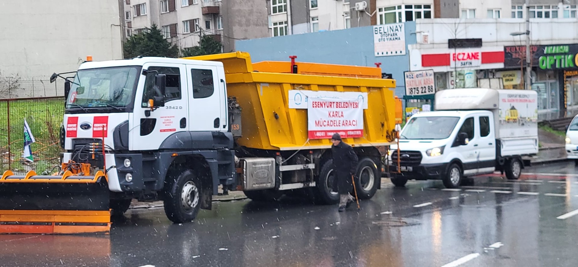 Esenyurt Belediyesi Olumsuz Hava Koşullarına Karşı 24 Saat Görev Başında!