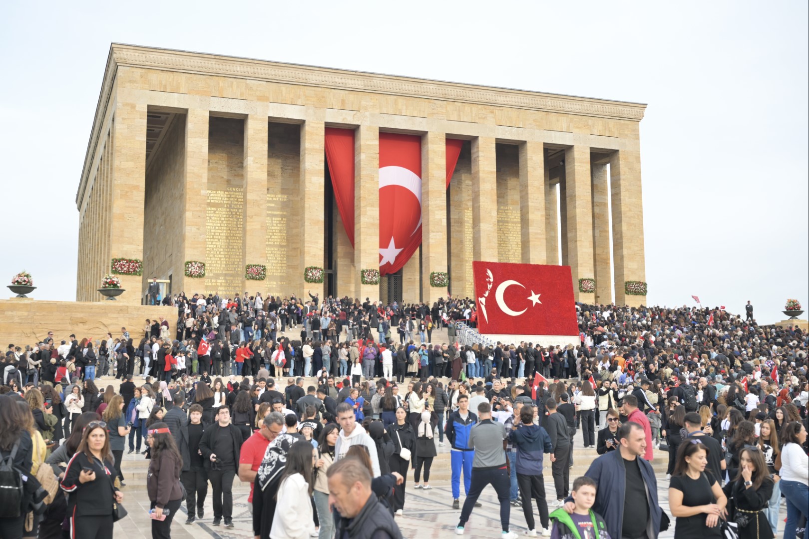Başkan Vekili Can Aksoy Esenyurtlu Gençlerle Anıtkabir’i Ziyaret Etti